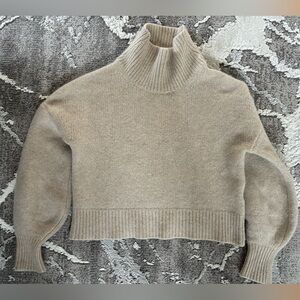 Naadam Luxe 100% Cashmere cropped turtleneck Size Medium oatmeal beige READ